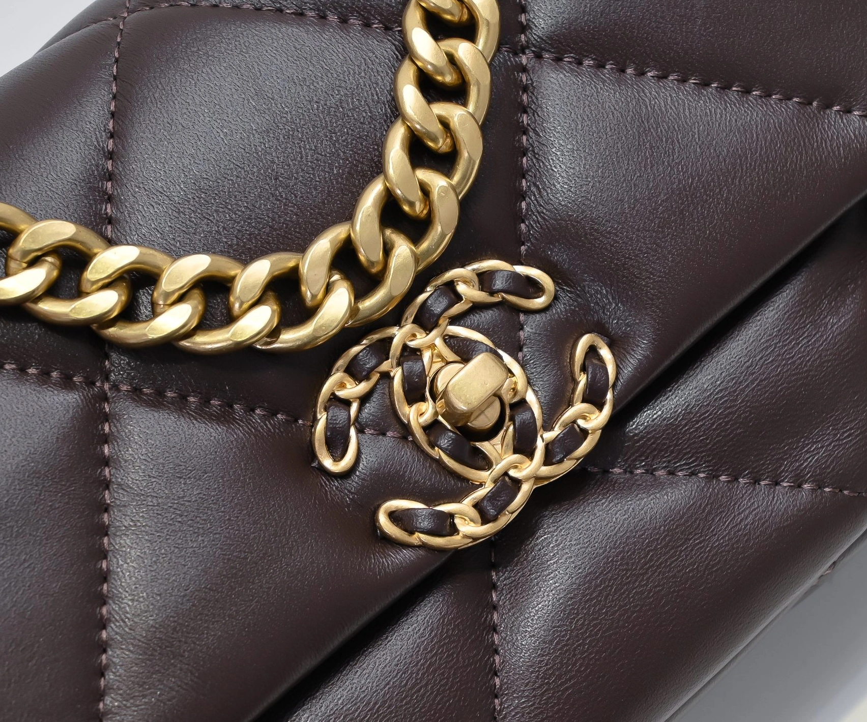 Unique 5819 Chanel AAA Quality Messenger Bags For Women