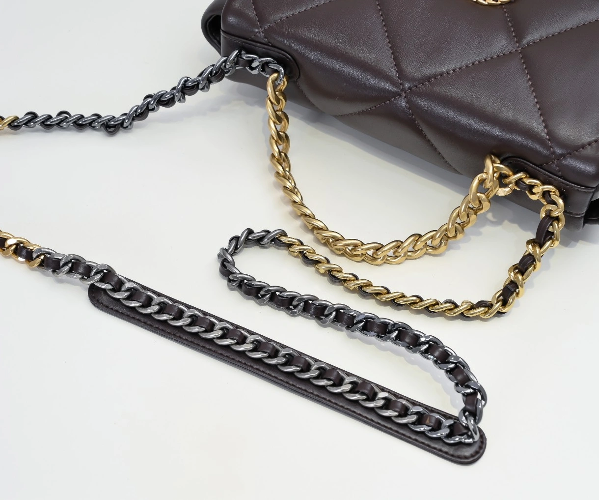 Unique 5819 Chanel AAA Quality Messenger Bags For Women