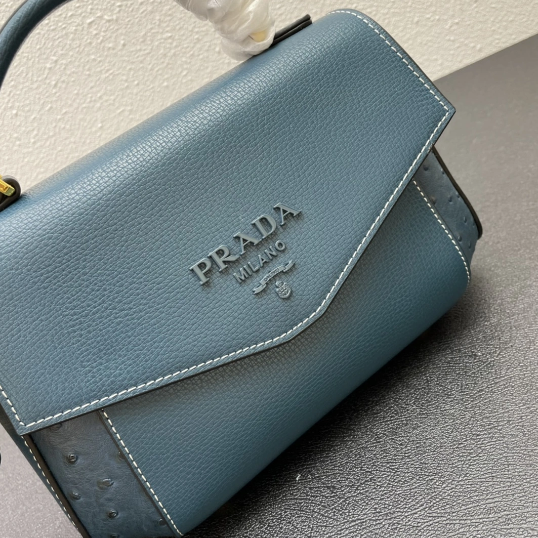Unique 592 Prada AAA Quality Messenger Bags For Women
