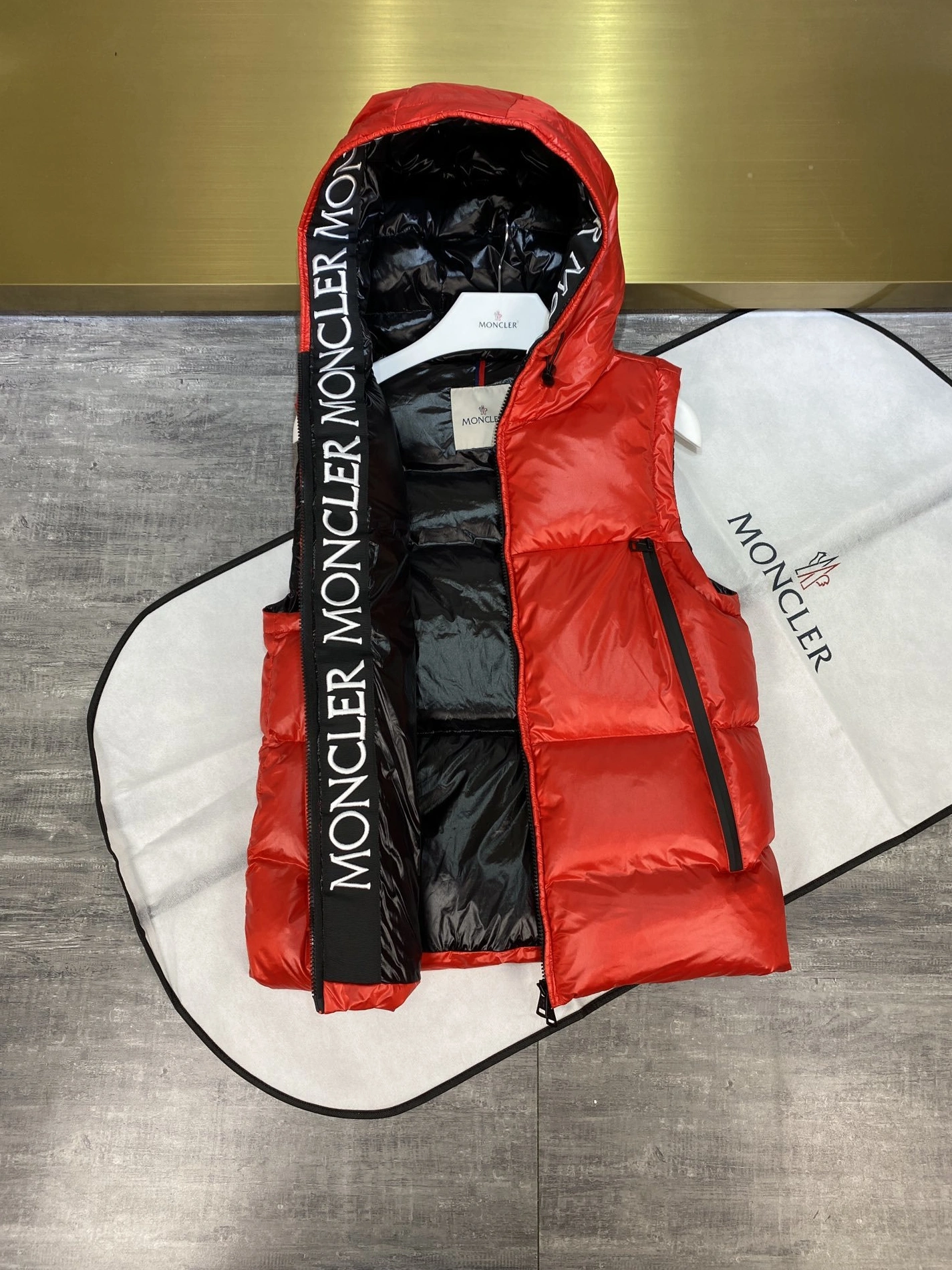 Unique 5935 Moncler Down Feather Coat Sleeveless For Unisex