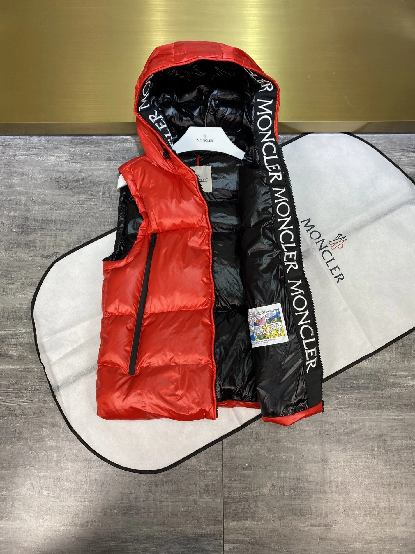 Unique 5935 Moncler Down Feather Coat Sleeveless For Unisex