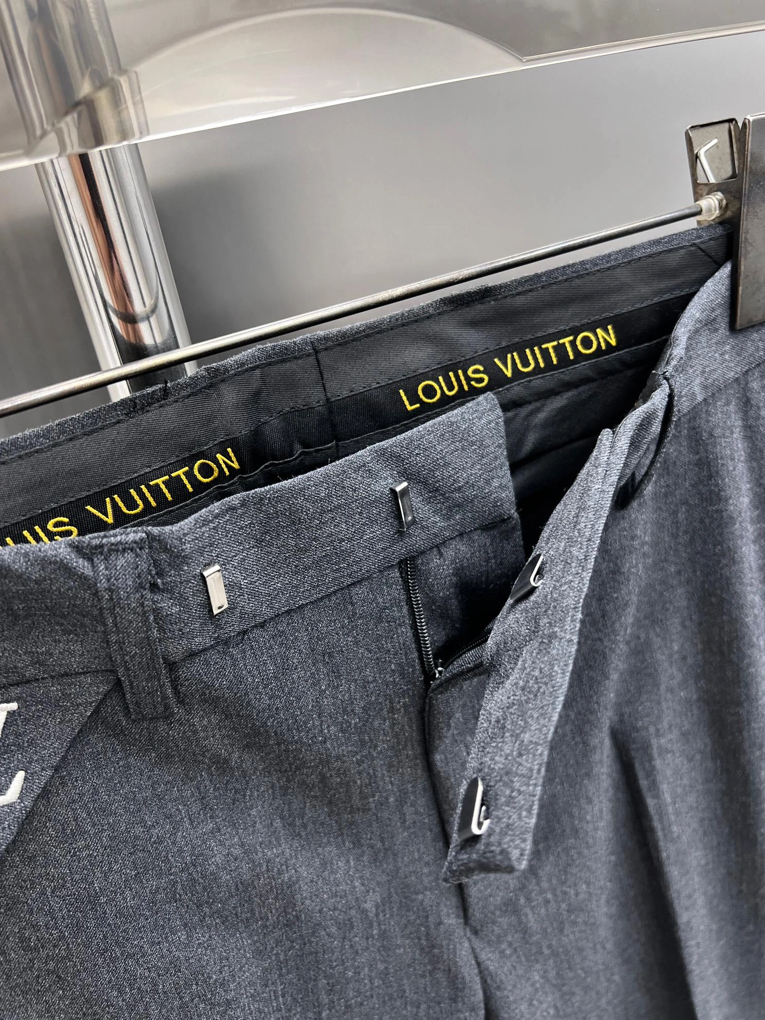 Unique 5987 Louis Vuitton LV Pants For Men