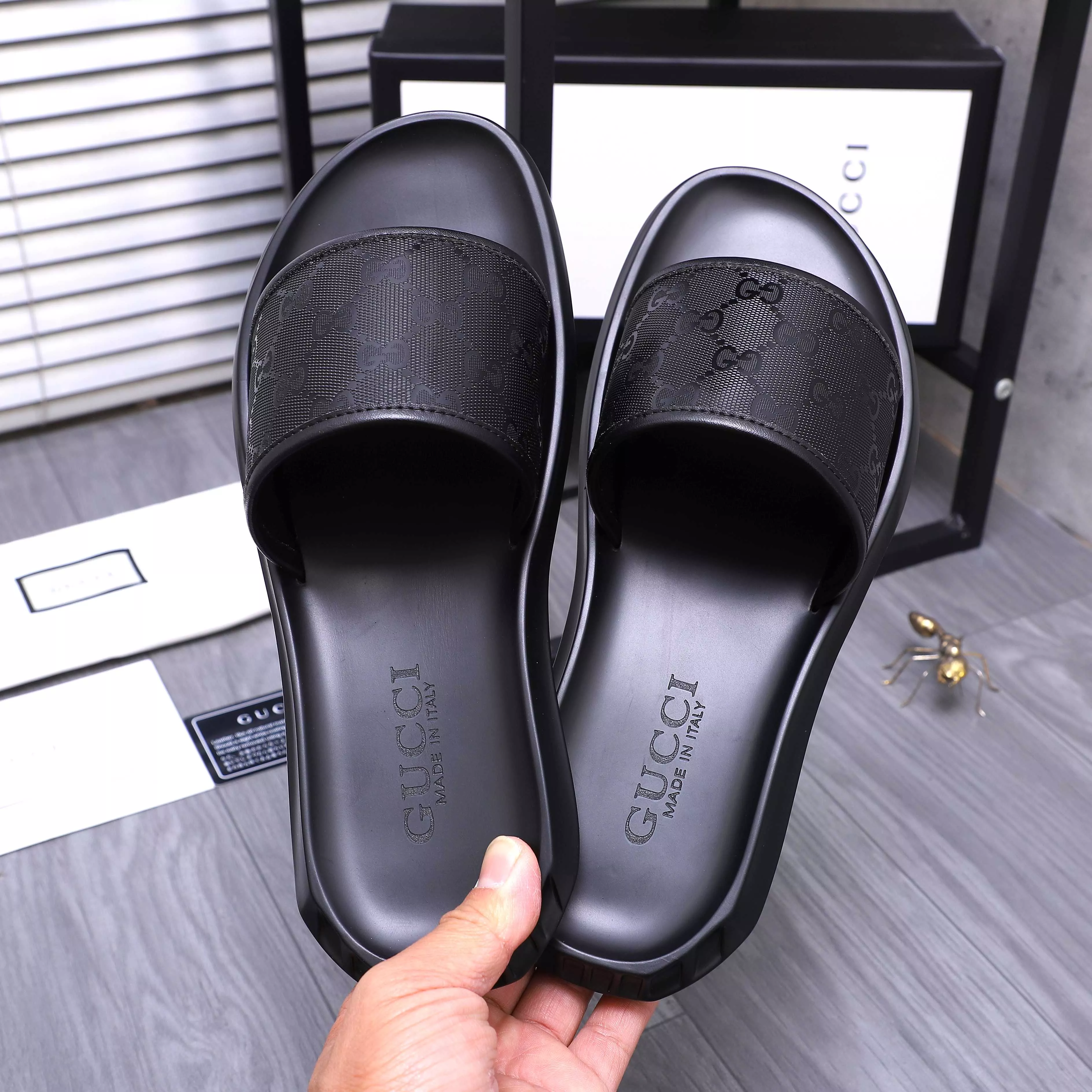 Unique 6022 Gucci Slippers For Men