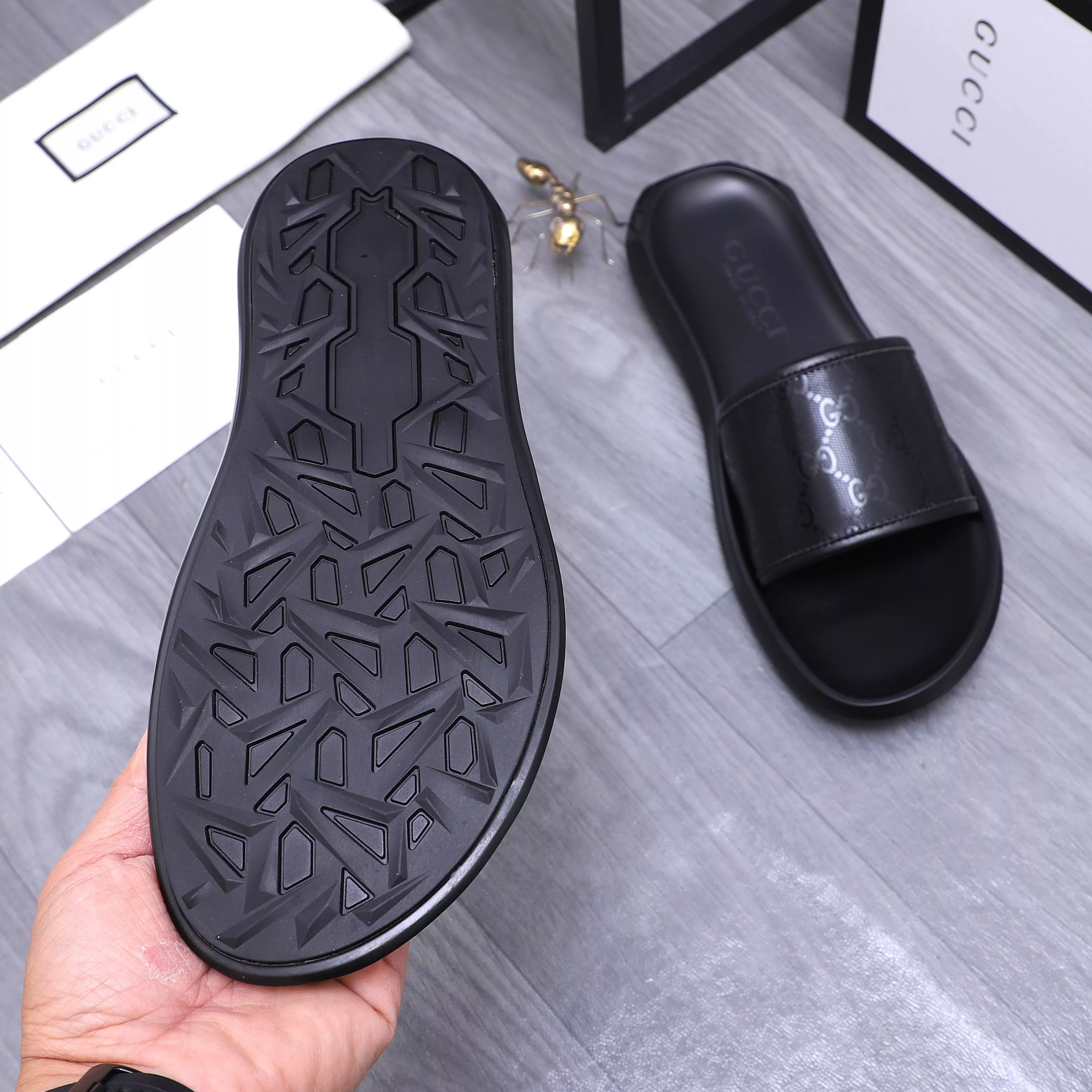 Unique 6022 Gucci Slippers For Men