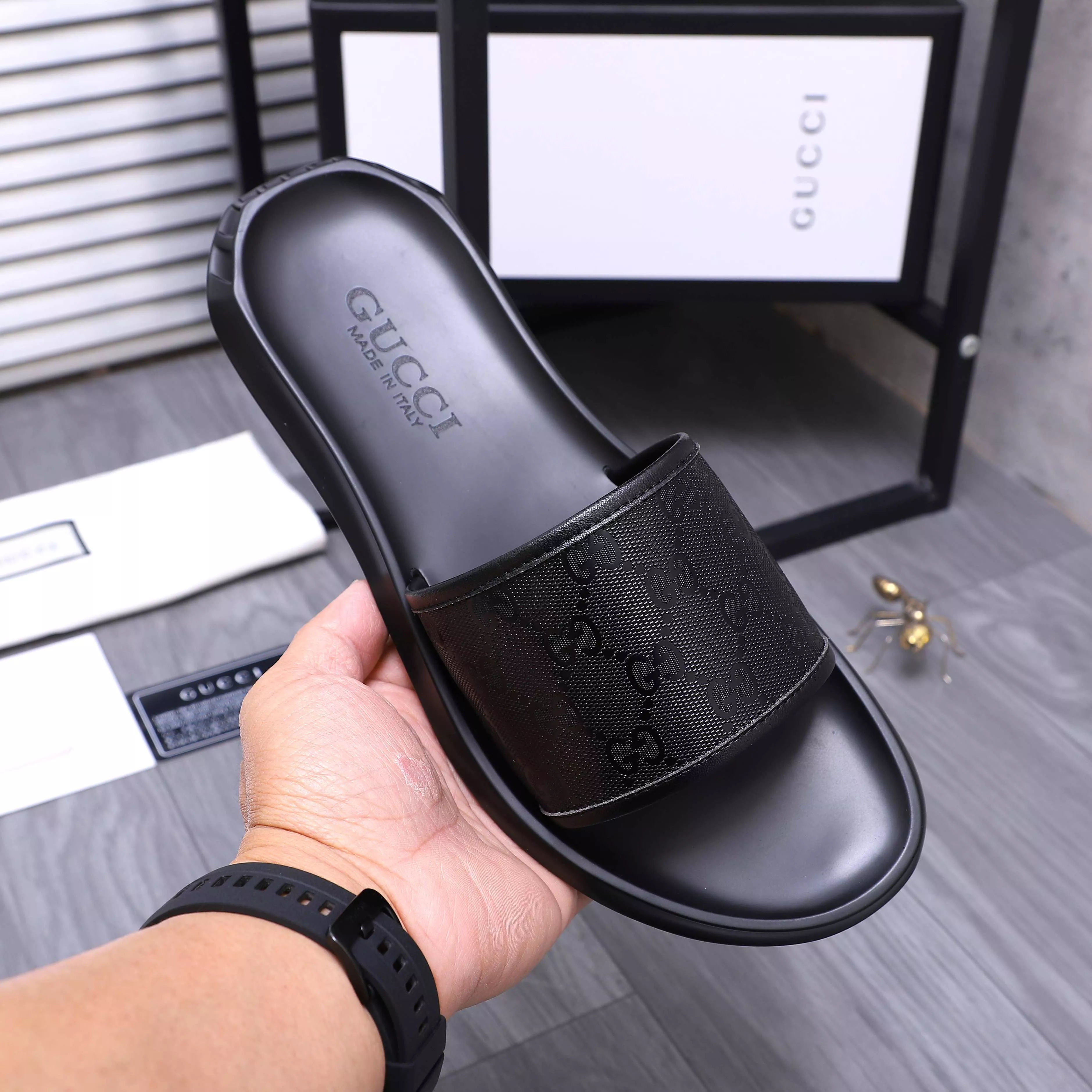 Unique 6022 Gucci Slippers For Men
