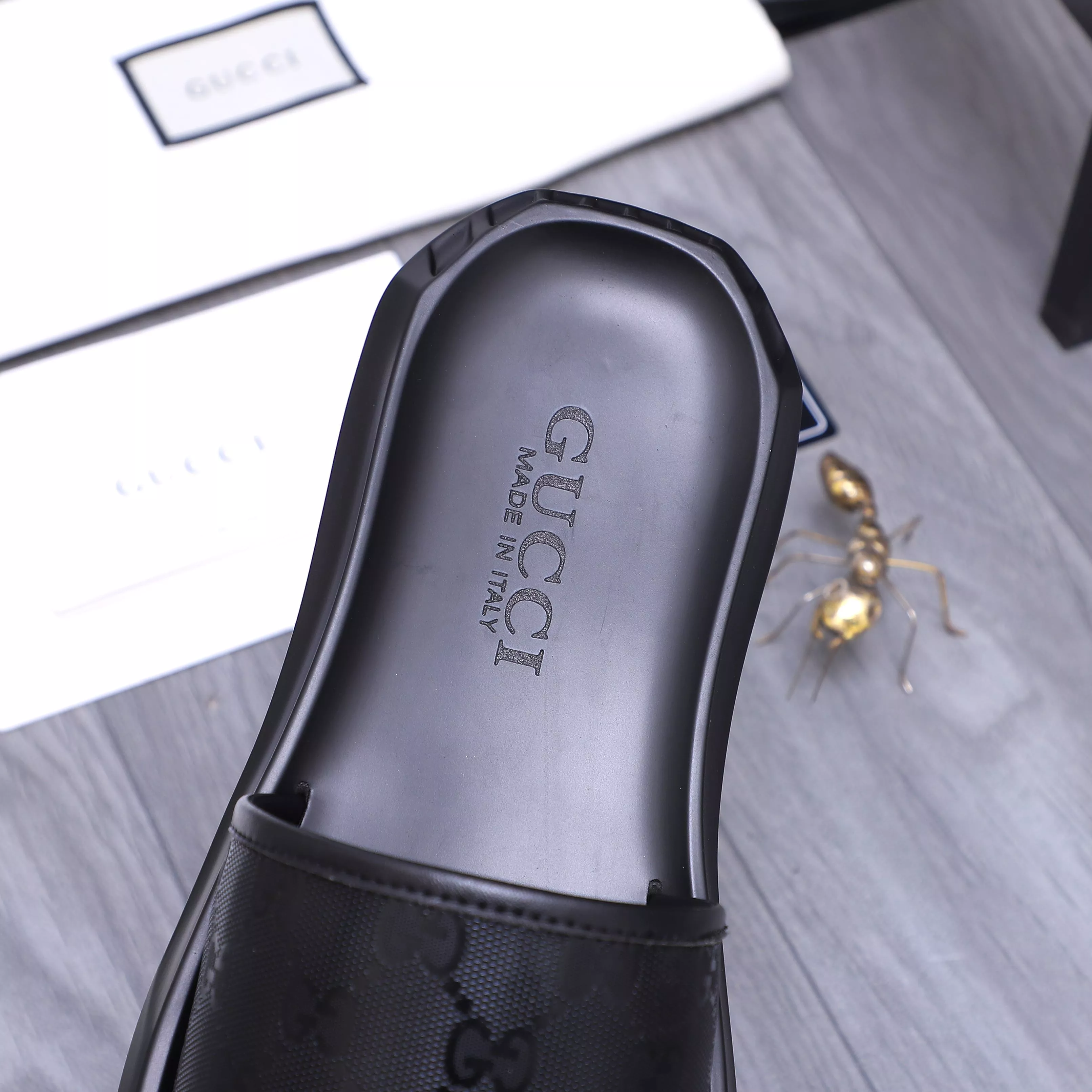 Unique 6022 Gucci Slippers For Men