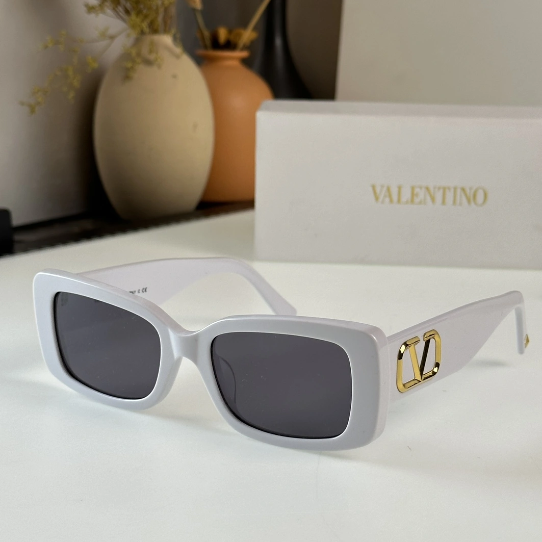 Unique 6132 Valentino AAA Quality Sunglasses