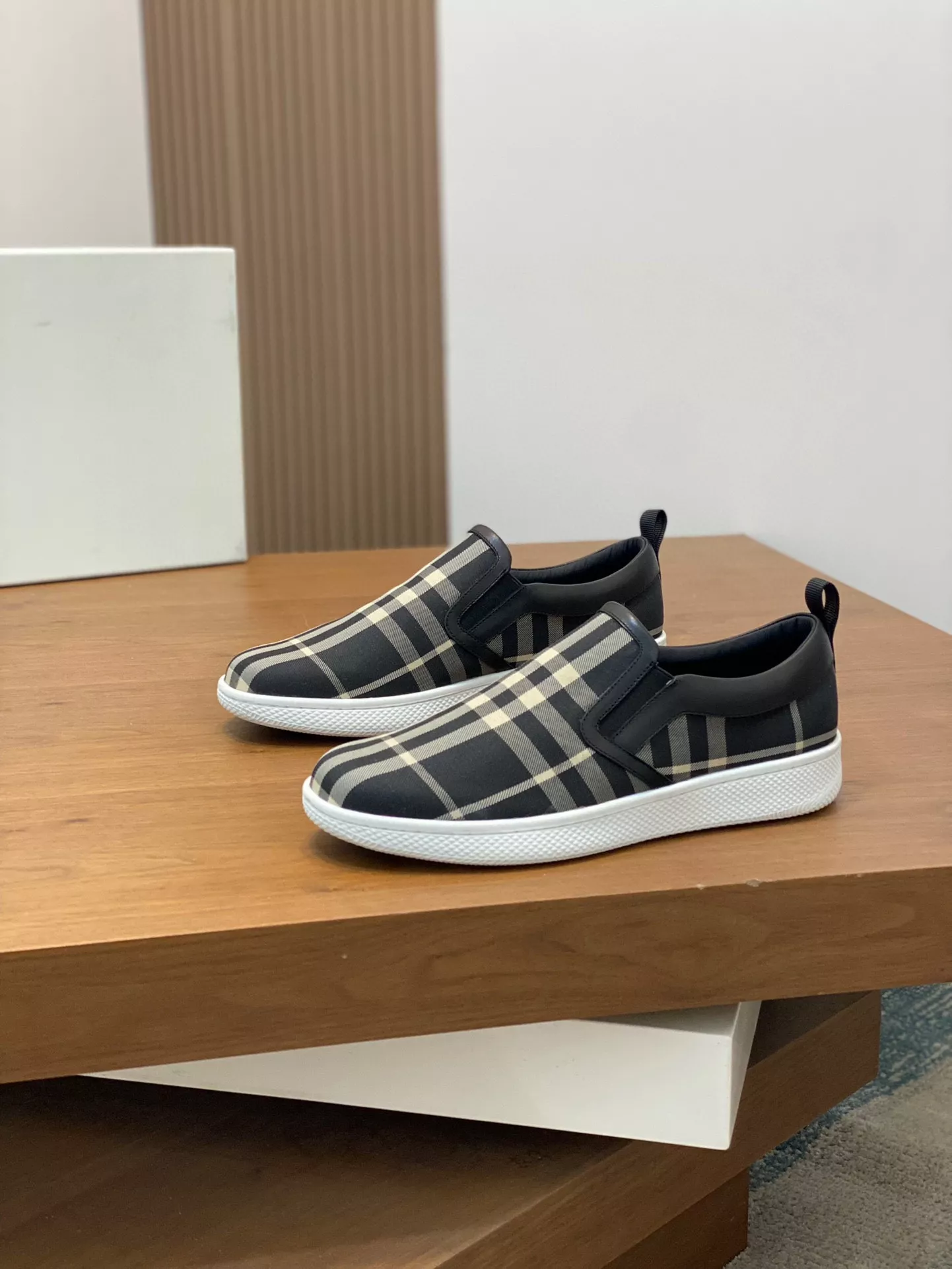 Unique 6368 Burberry Casual Shoes For Men