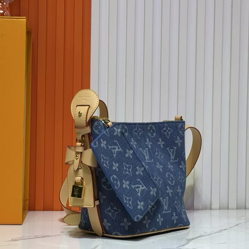 Unique 6499 Louis Vuitton AAA Quality Messenger Bags For Women