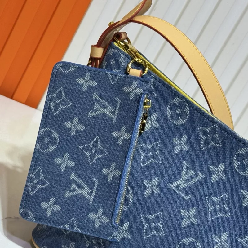 Unique 6499 Louis Vuitton AAA Quality Messenger Bags For Women