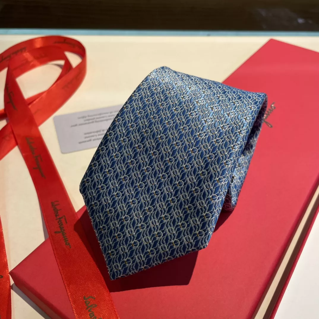 Unique 6716 Salvatore Ferragamo Necktie