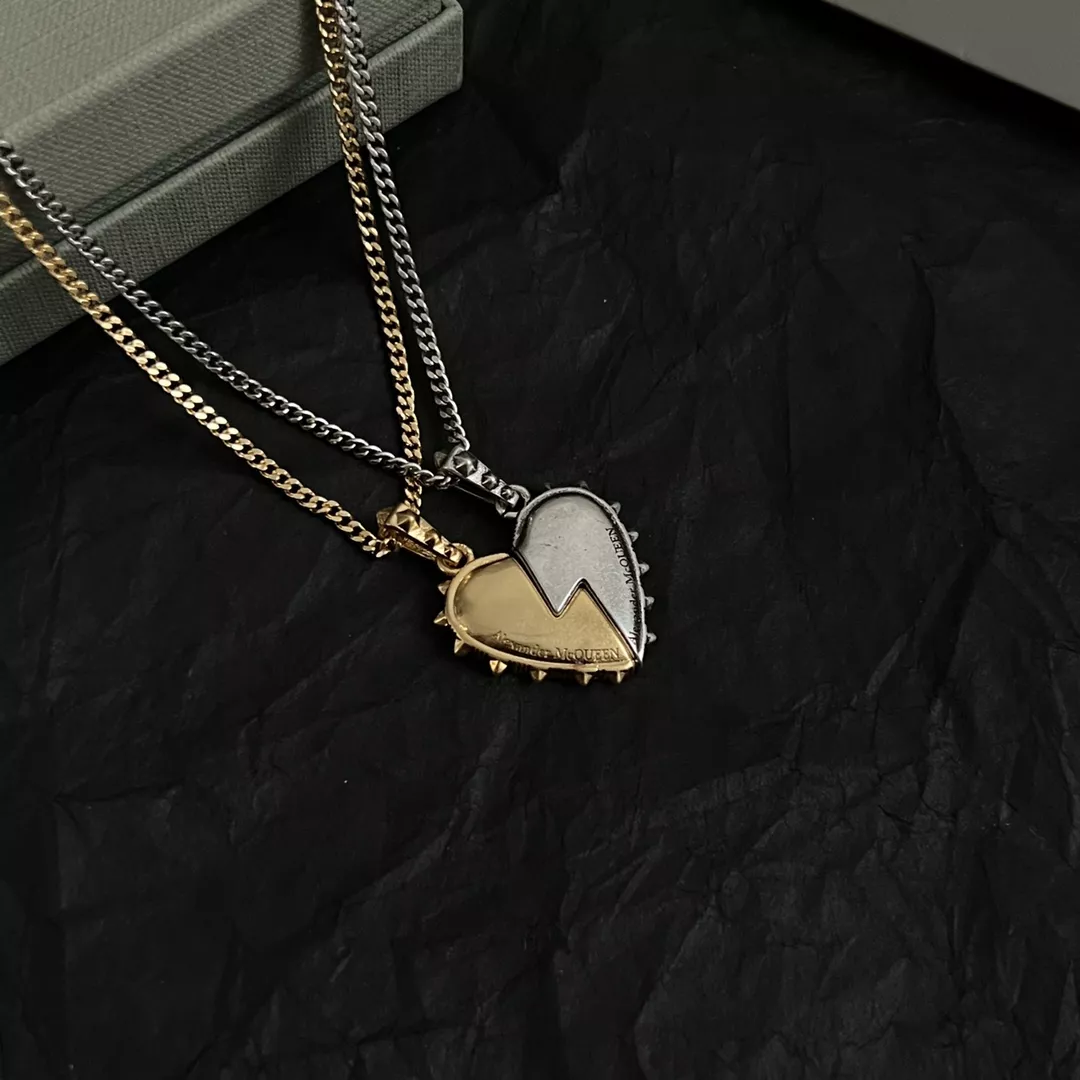 Unique 6737 Alexander McQueen Necklaces