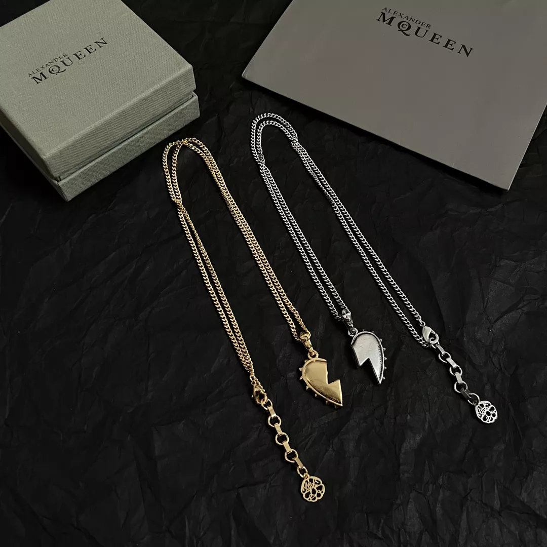 Unique 6737 Alexander McQueen Necklaces