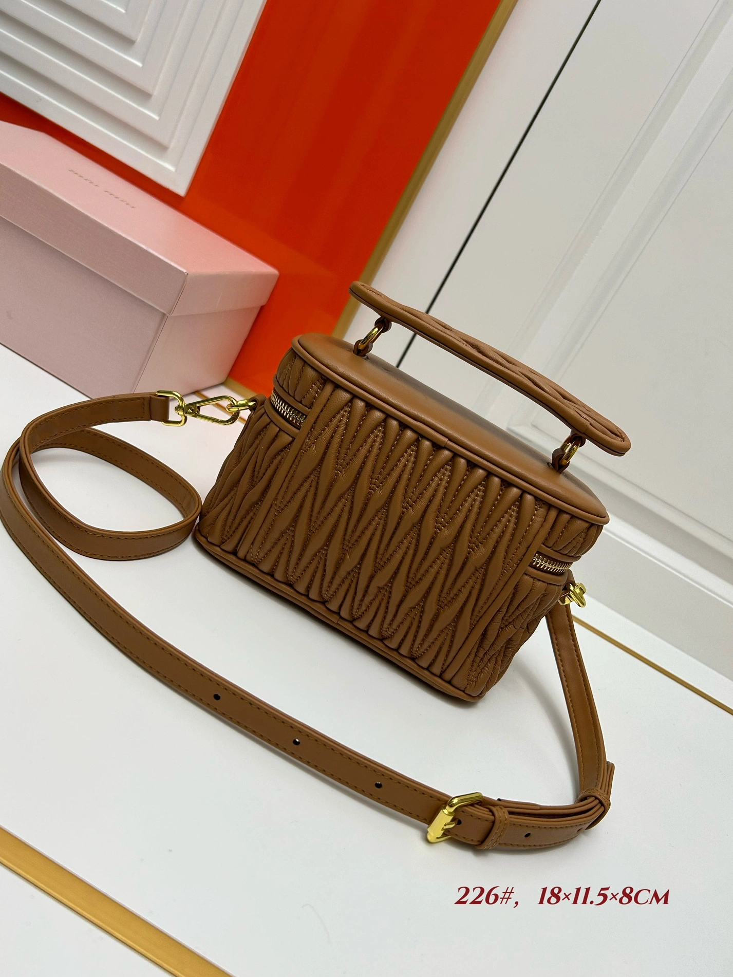 Unique 674 MIU MIU AAA Quality Messenger Bags For Women