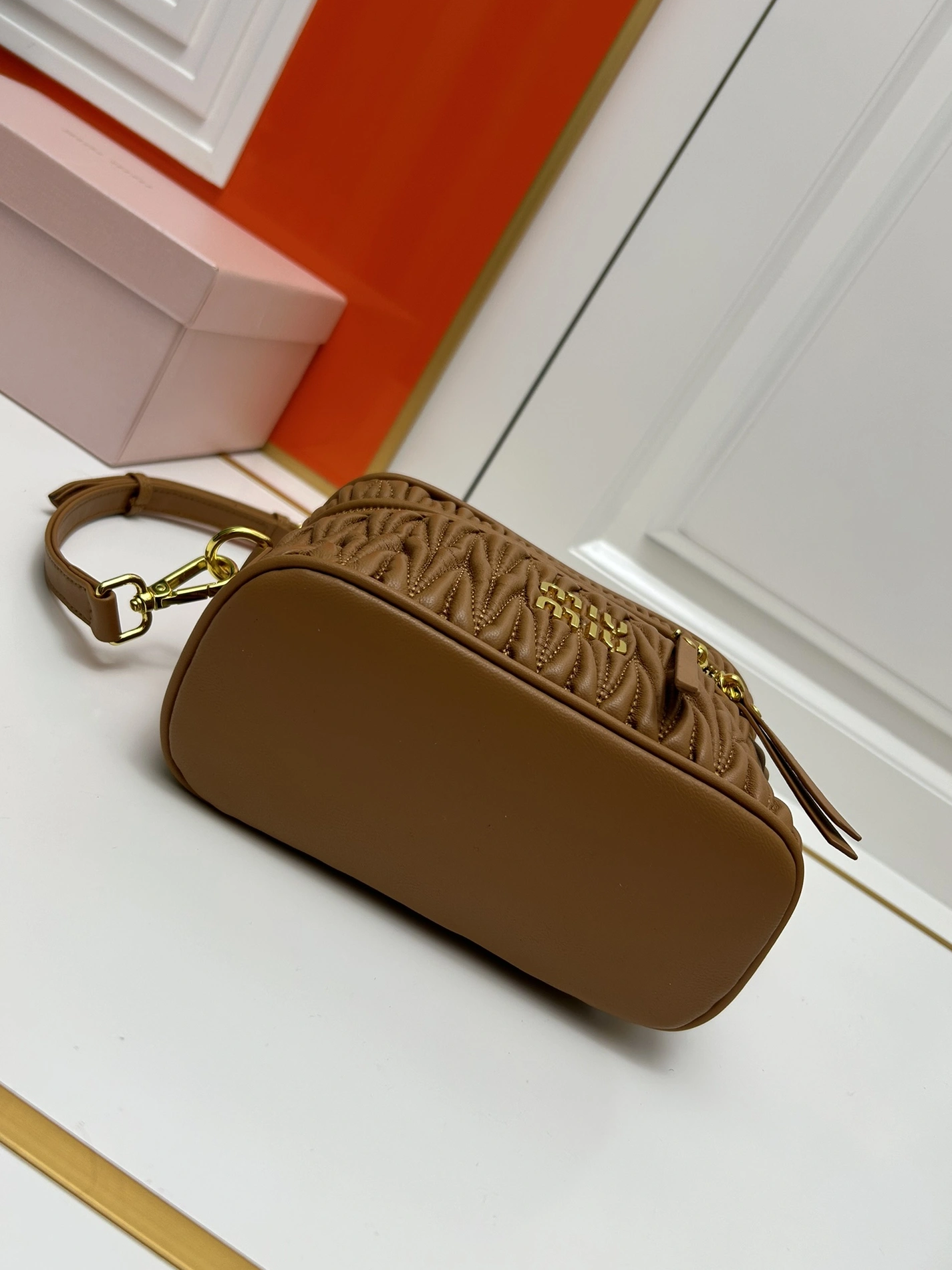 Unique 674 MIU MIU AAA Quality Messenger Bags For Women