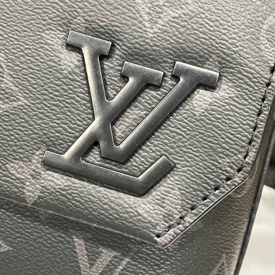Unique 6769 Louis Vuitton AAA Man Messenger Bags