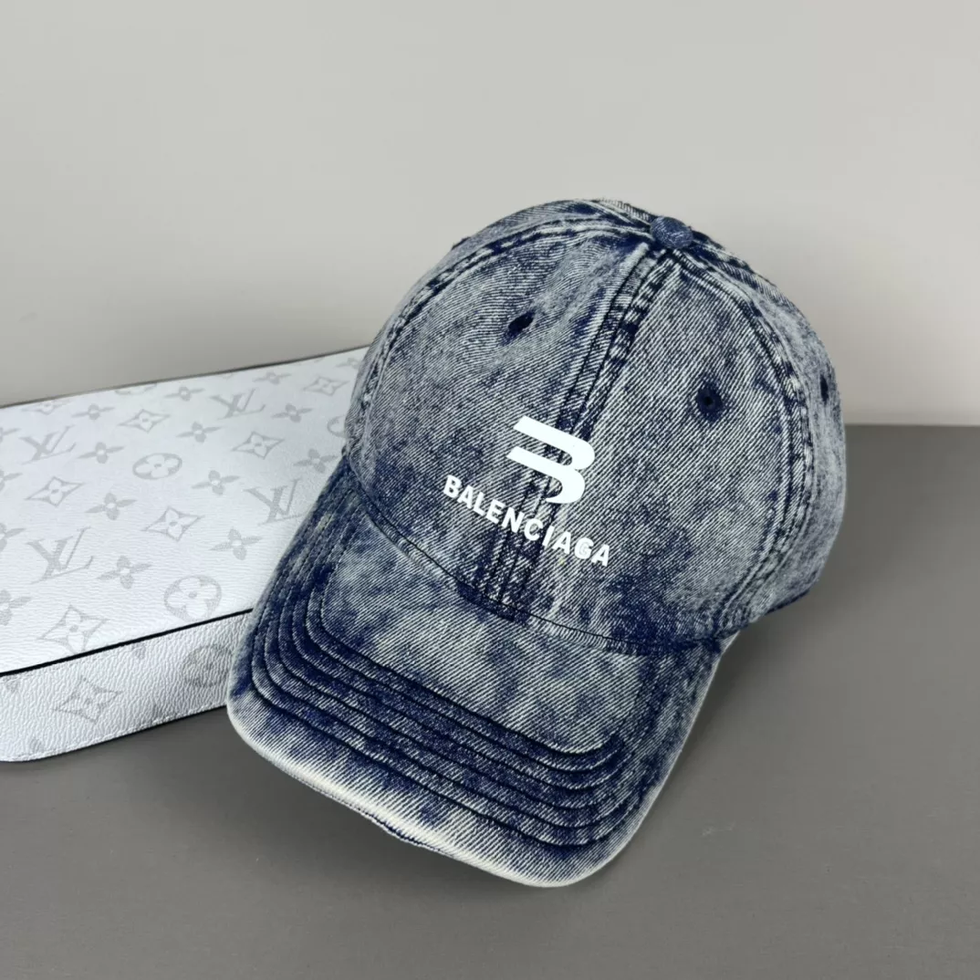 Unique 7019 Balenciaga Caps