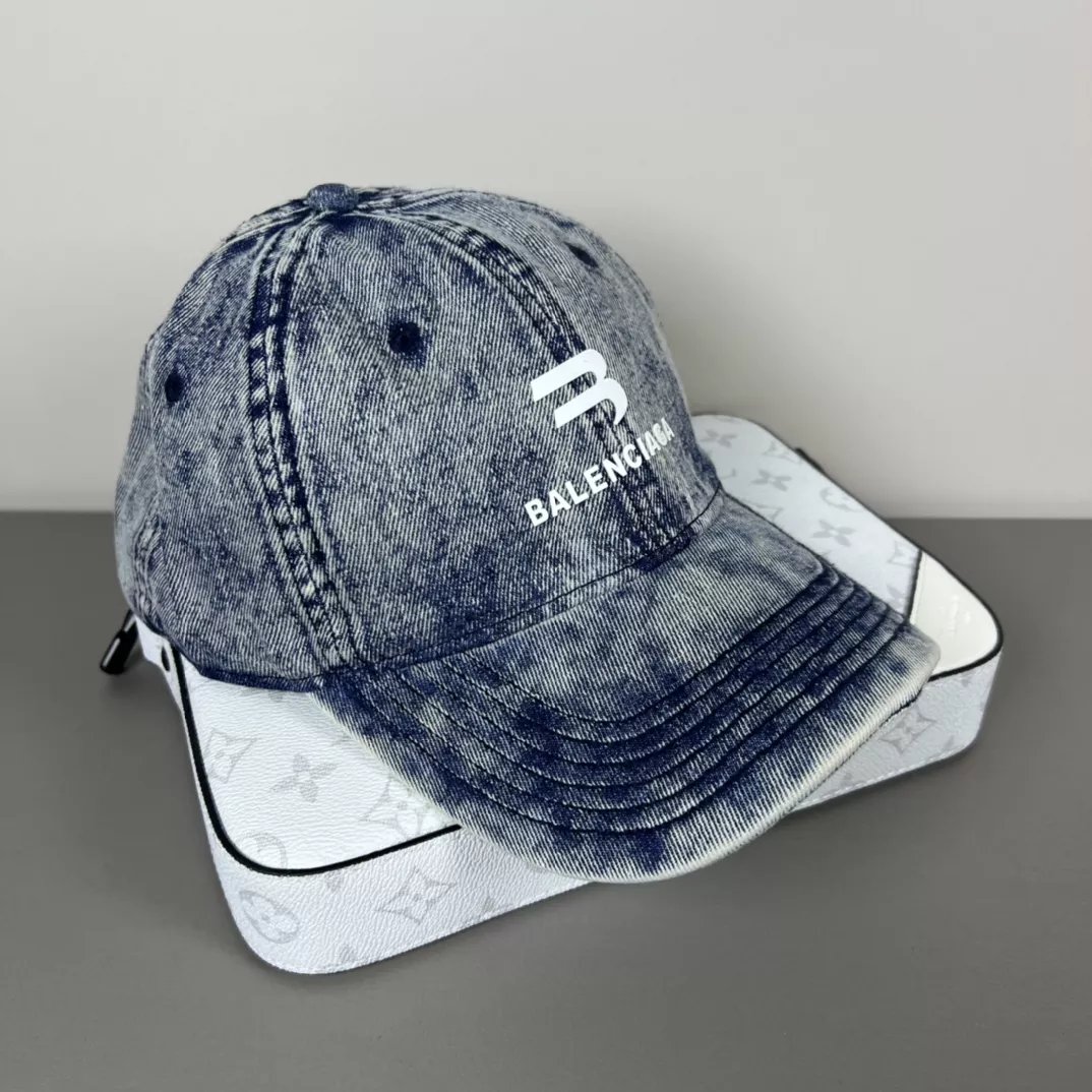 Unique 7019 Balenciaga Caps