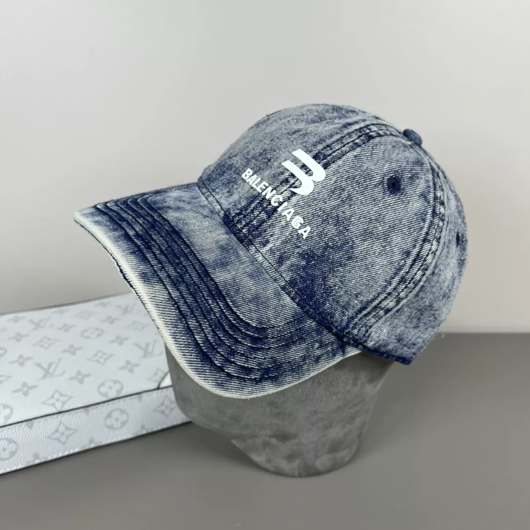 Unique 7019 Balenciaga Caps