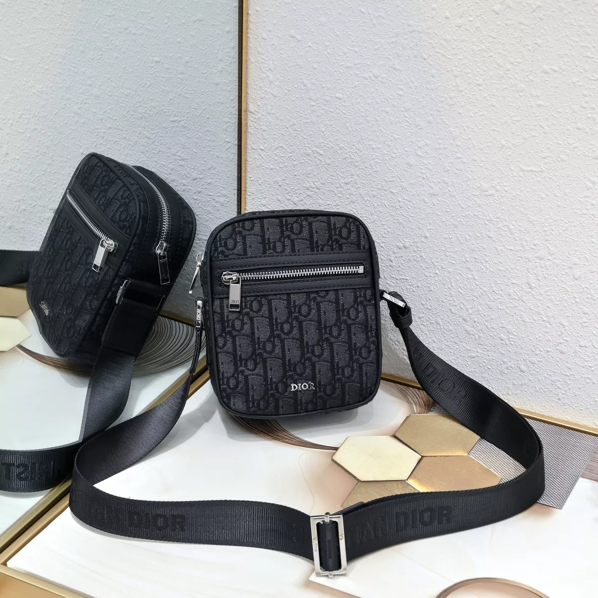 Unique 7139 Christian Dior AAA Man Messenger Bags