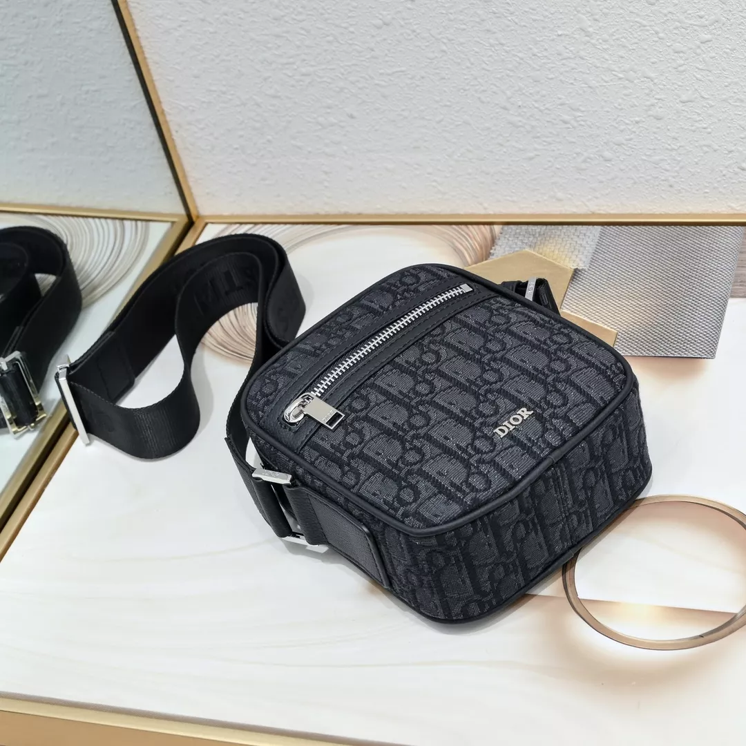 Unique 7139 Christian Dior AAA Man Messenger Bags