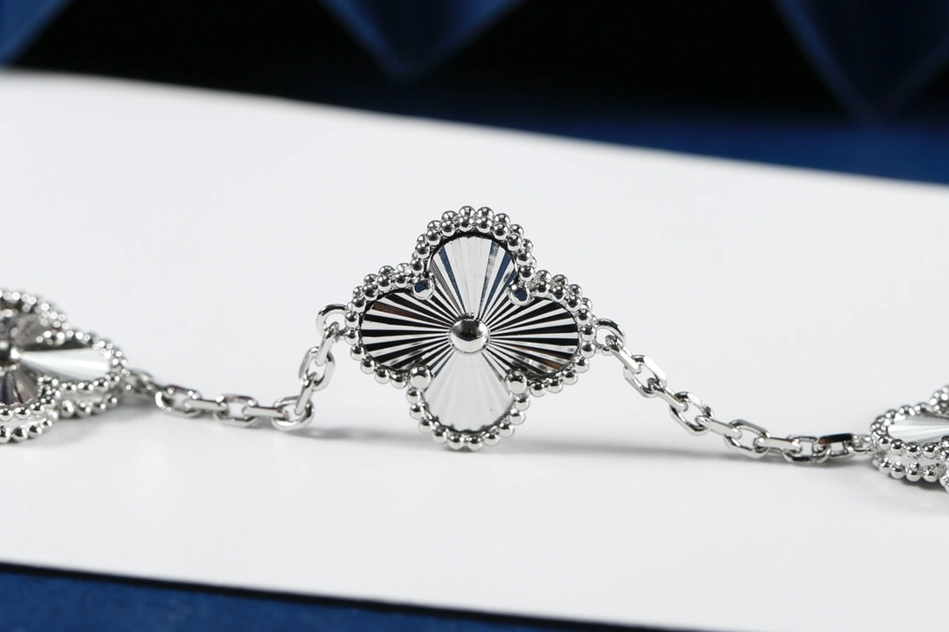 Unique 7178 Van Cleef & Arpels Bracelet For Women