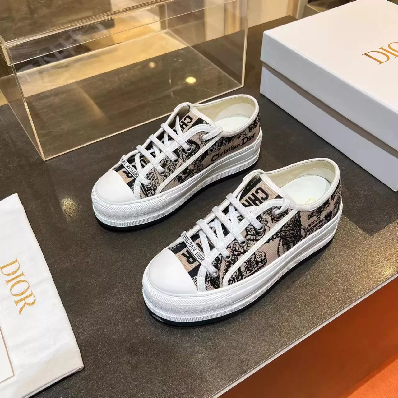 Unique 7338 Christian Dior Casual Shoes For Women
