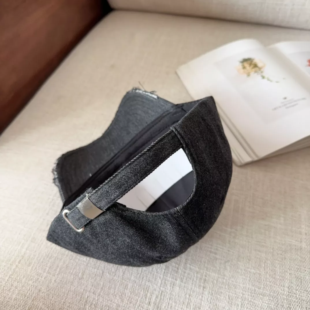 Unique 7444 MIU MIU Caps
