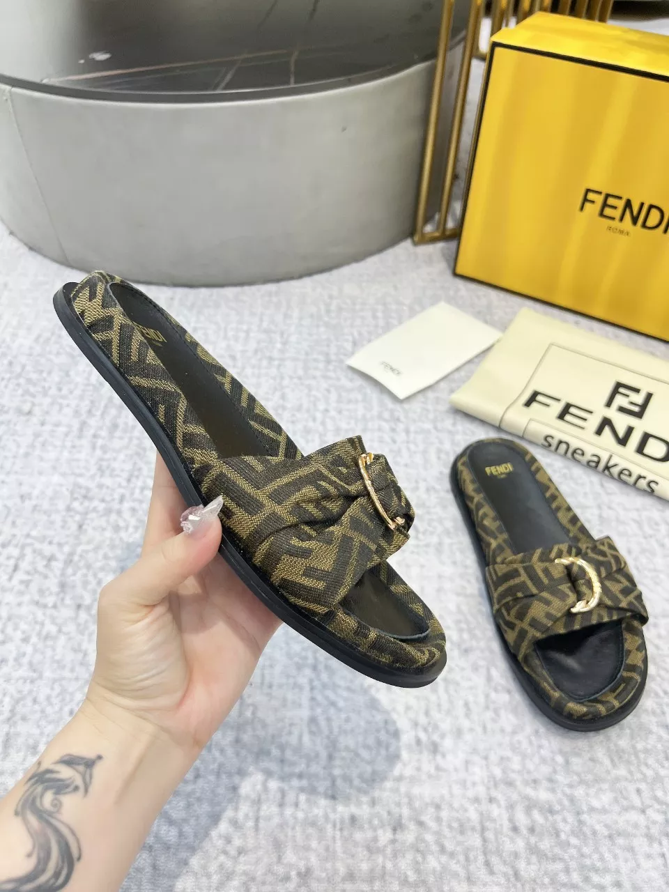 Unique 756 Fendi Slippers For Women