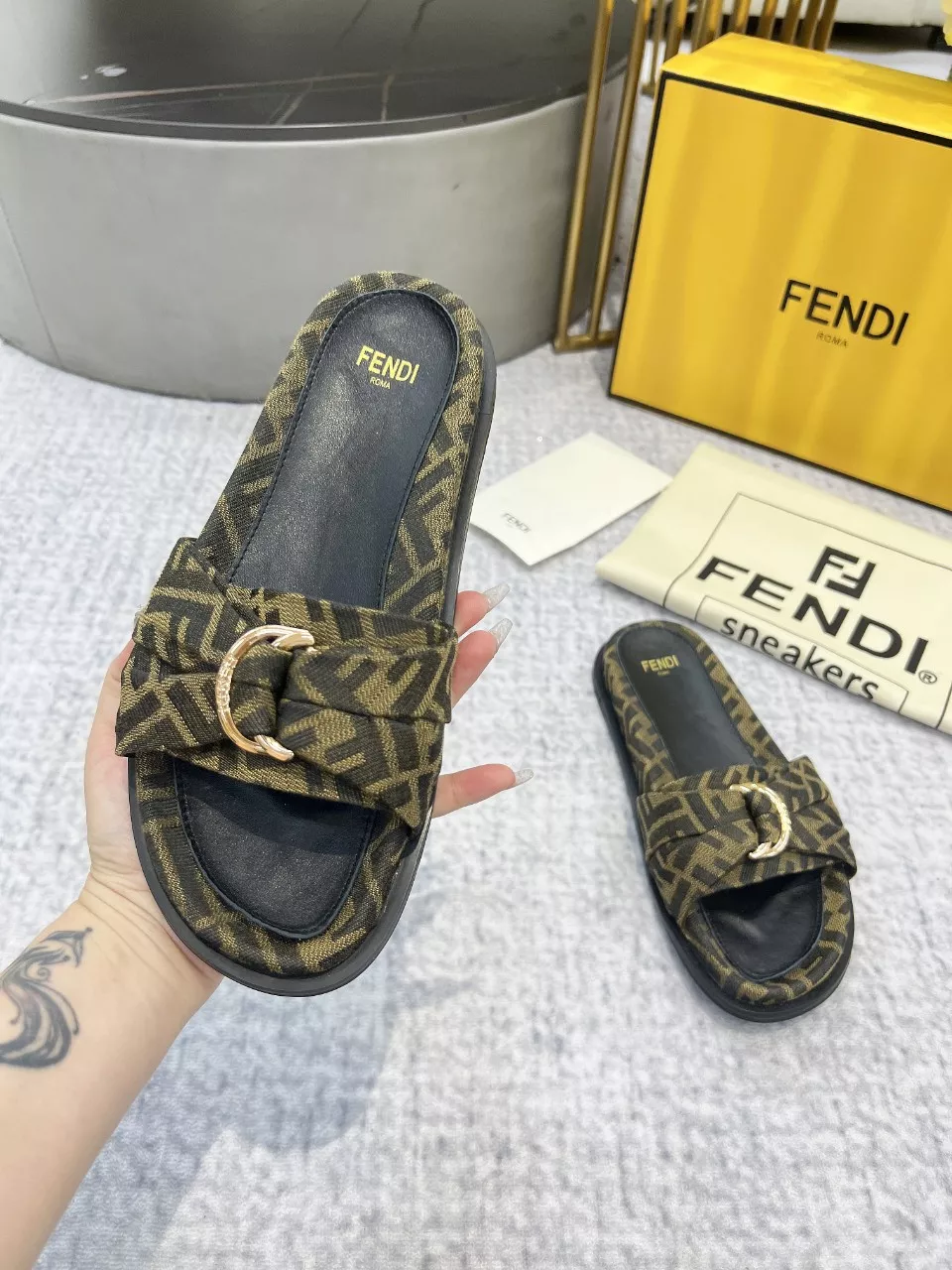Unique 756 Fendi Slippers For Women