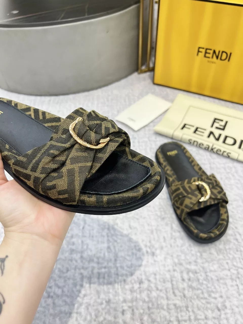 Unique 756 Fendi Slippers For Women
