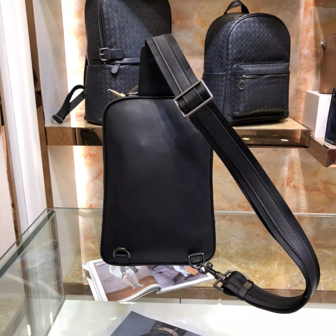 Unique 7707 Bottega Veneta AAA Man Messenger Bags