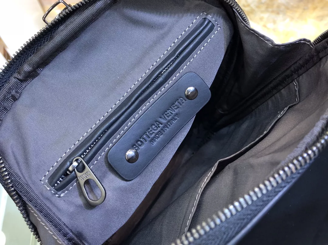 Unique 7707 Bottega Veneta AAA Man Messenger Bags