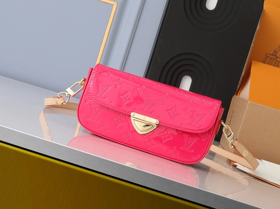 Unique 7729 Louis Vuitton AAA Quality Messenger Bags For Women