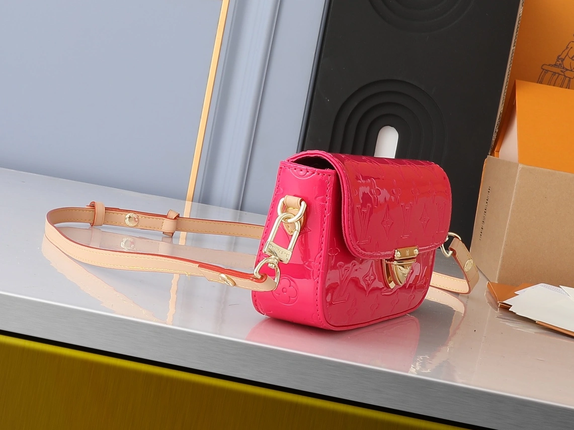 Unique 7729 Louis Vuitton AAA Quality Messenger Bags For Women