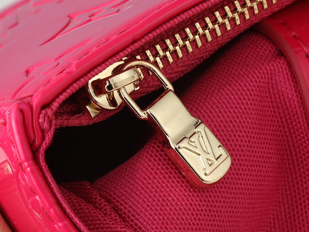 Unique 7729 Louis Vuitton AAA Quality Messenger Bags For Women