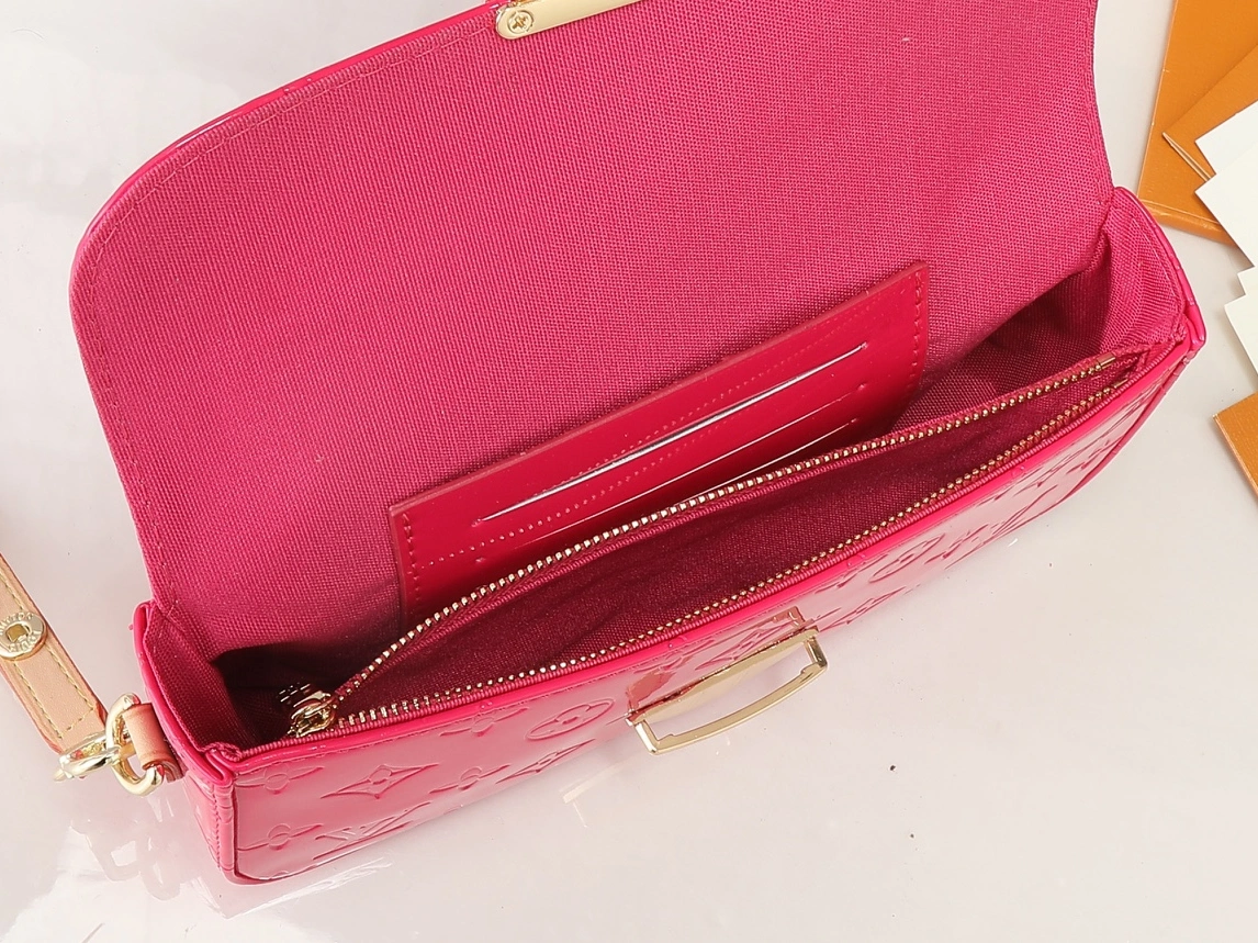 Unique 7729 Louis Vuitton AAA Quality Messenger Bags For Women