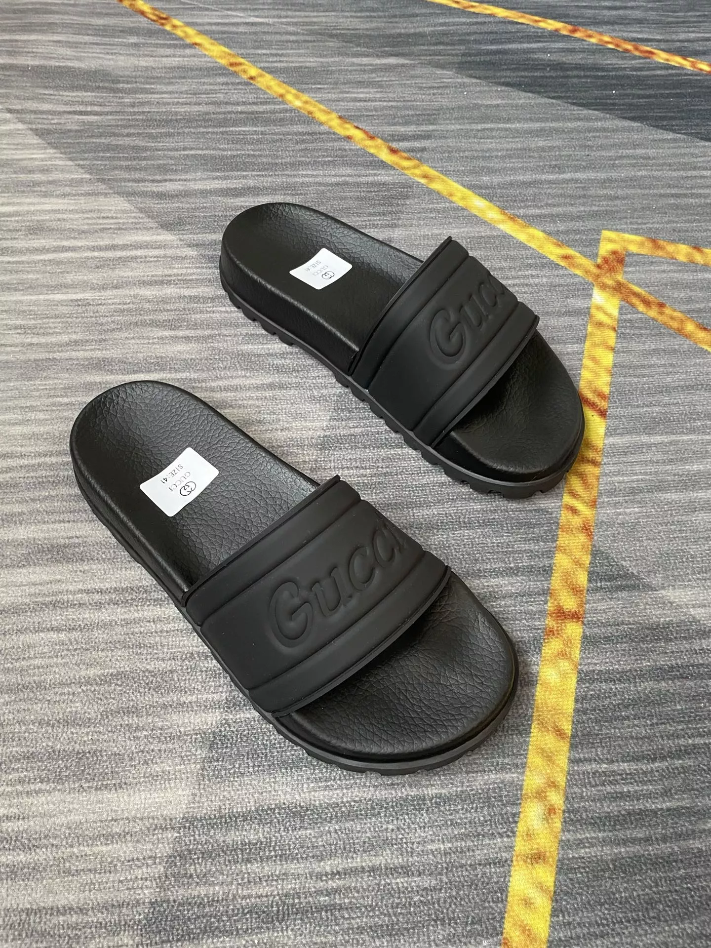 Unique 7763 Gucci Slippers For Men