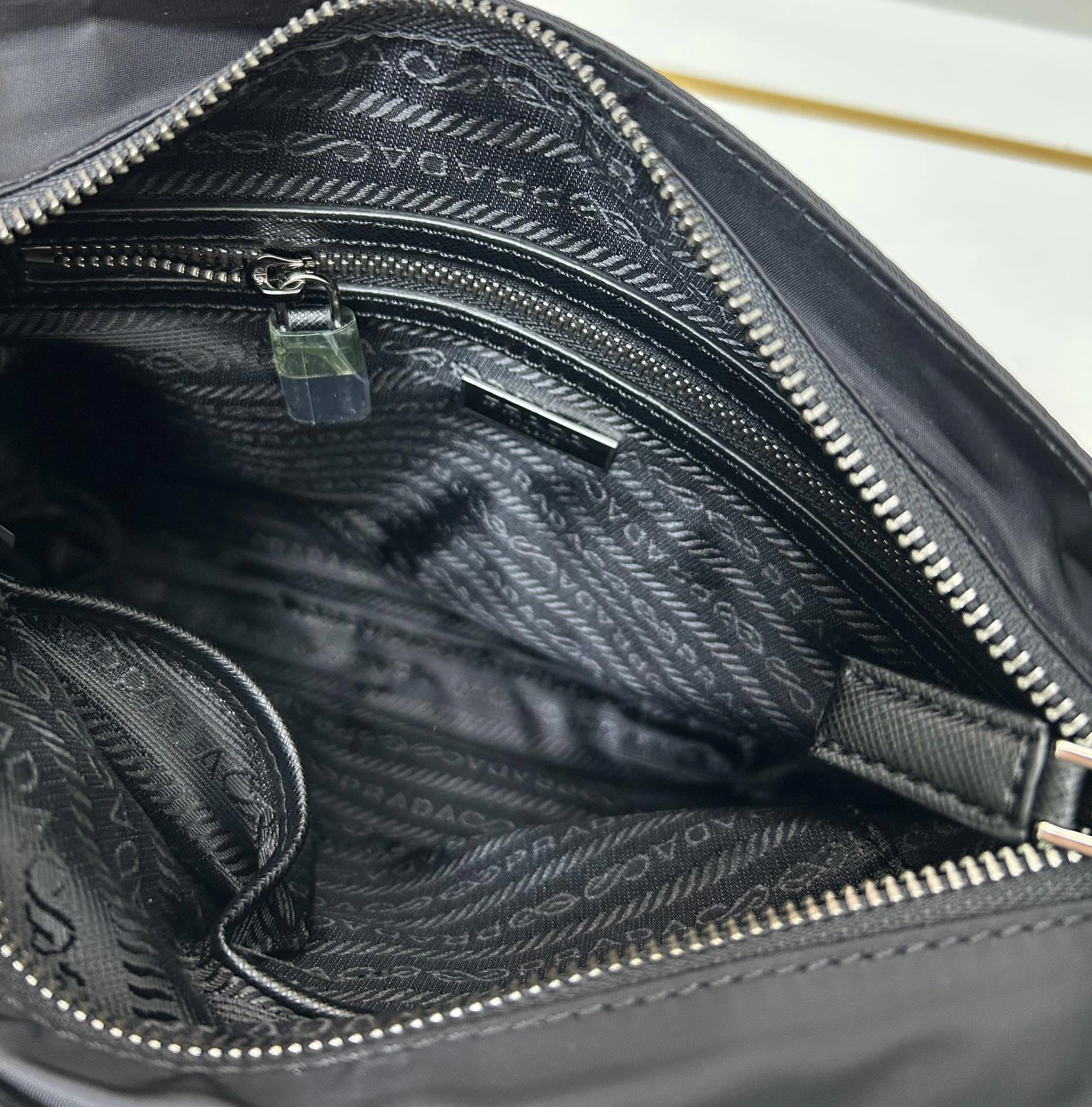 Unique 7783 Prada AAA Man Messenger Bags