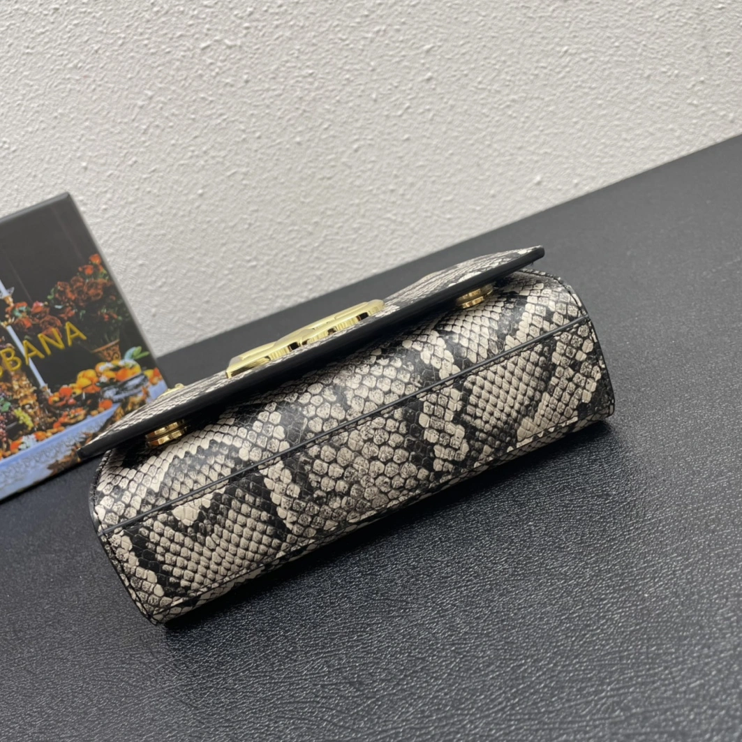Unique 8061 Dolce & Gabbana D&G AAA Quality Messenger Bags For Women
