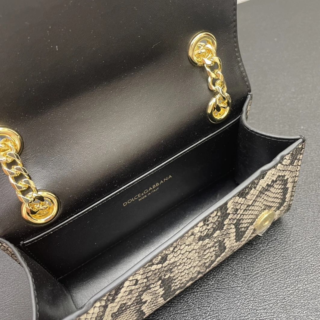 Unique 8061 Dolce & Gabbana D&G AAA Quality Messenger Bags For Women