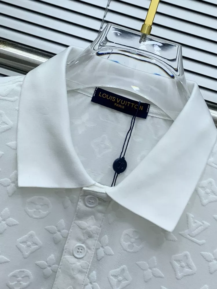 Unique 8132 Louis Vuitton LV T-Shirts Short Sleeved For Men