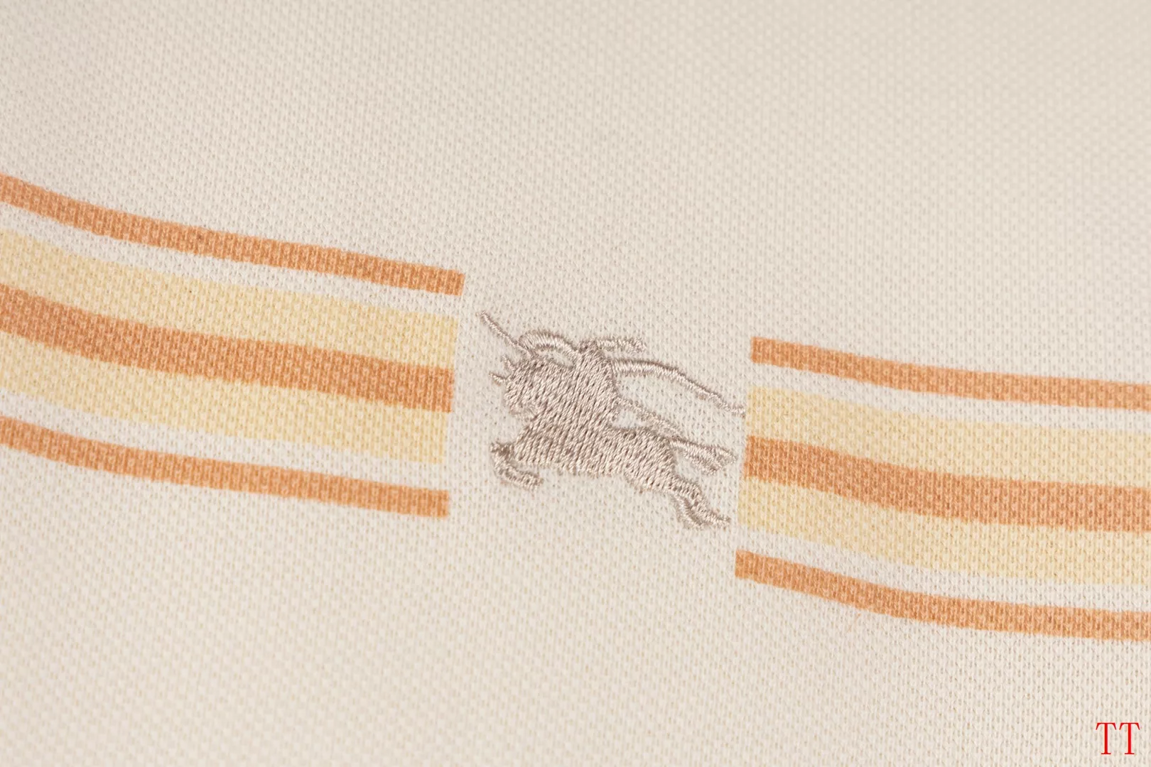 Unique 8133 Burberry T-Shirts Short Sleeved For Unisex