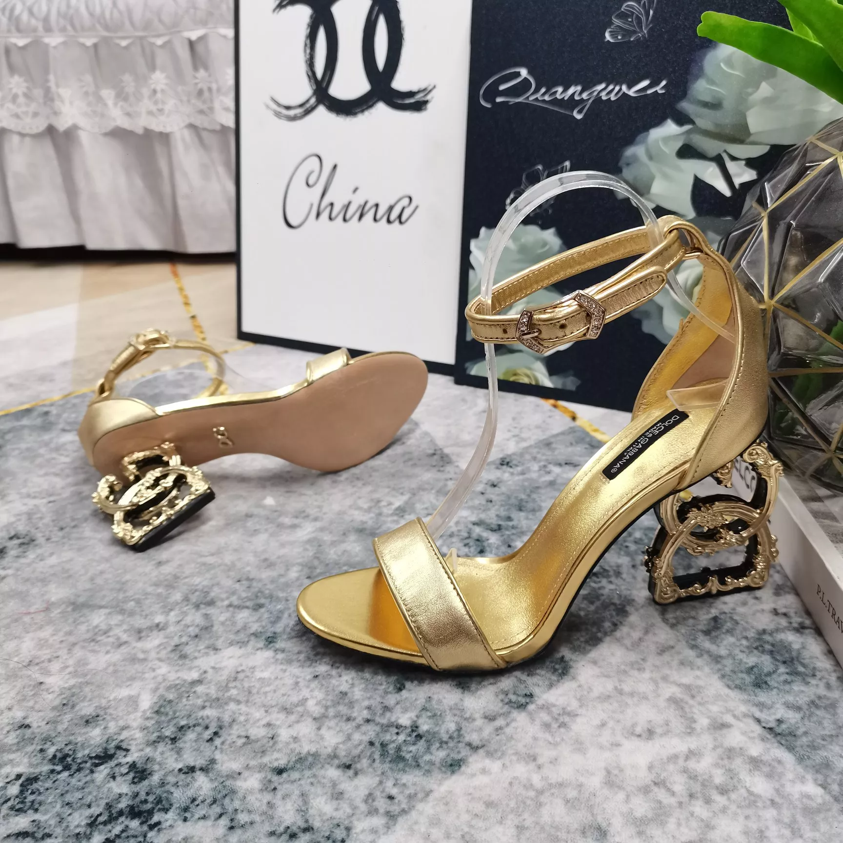 Unique 828 Dolce & Gabbana D&G Sandal For Women