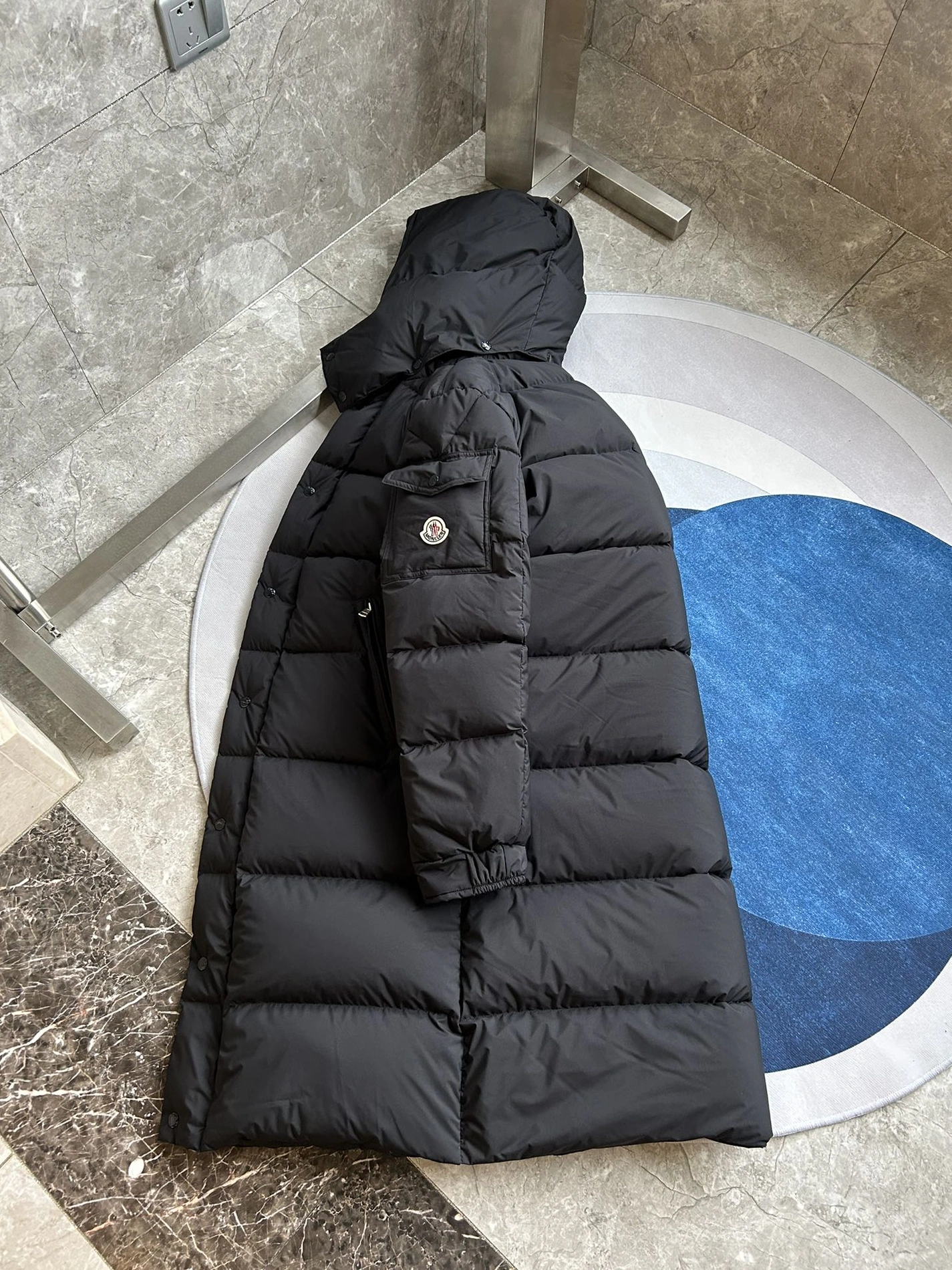 Unique 830 Moncler Down Feather Coat Long Sleeved For Unisex