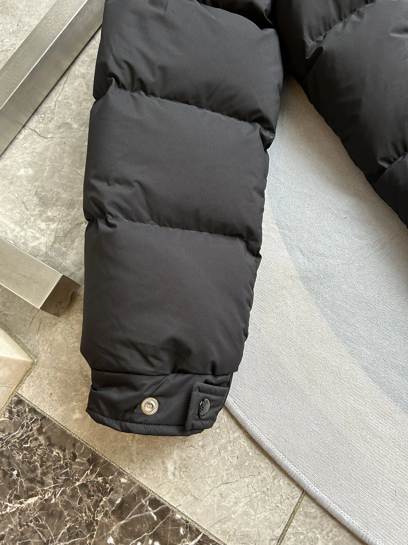 Unique 830 Moncler Down Feather Coat Long Sleeved For Unisex