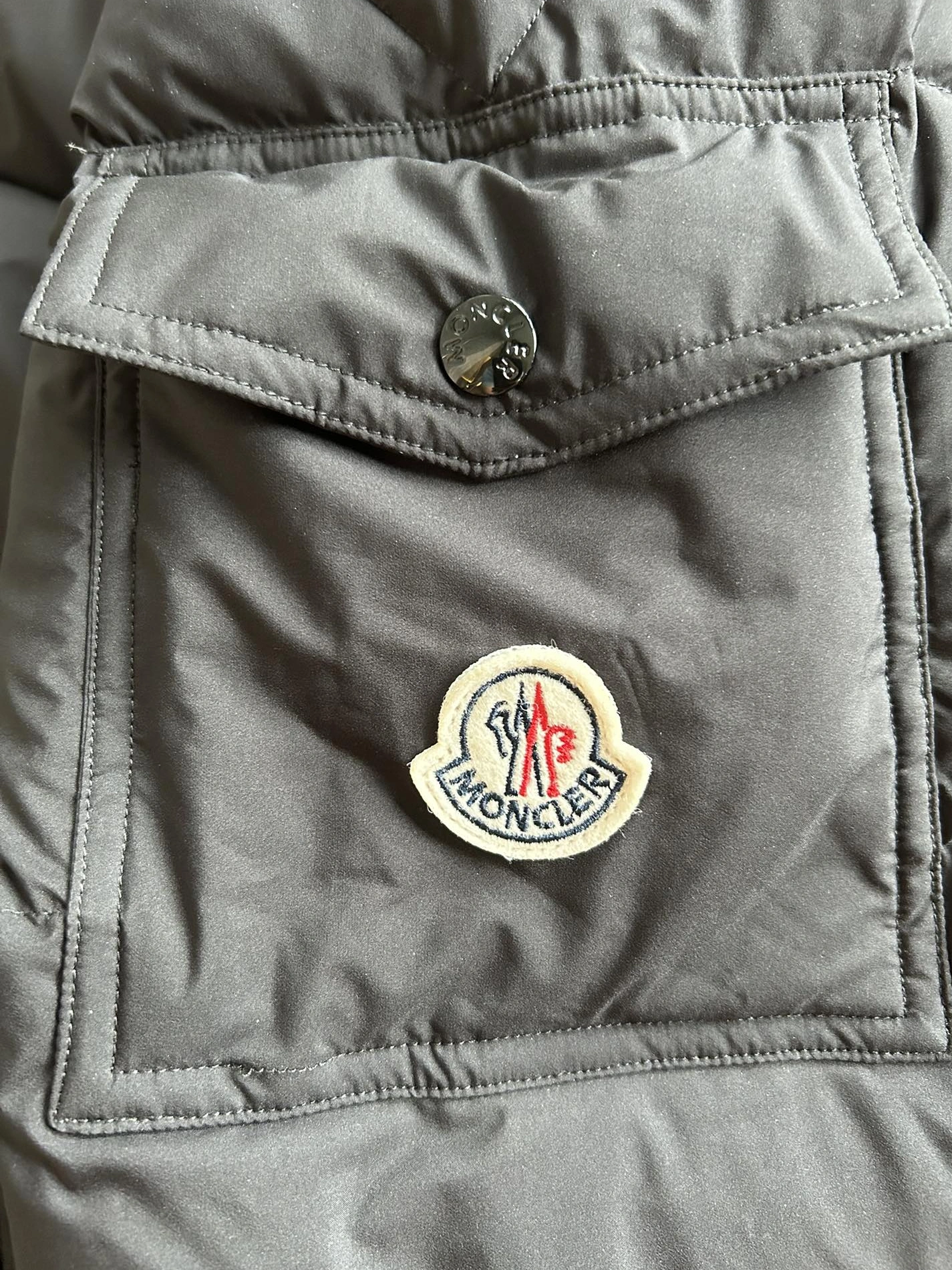 Unique 830 Moncler Down Feather Coat Long Sleeved For Unisex