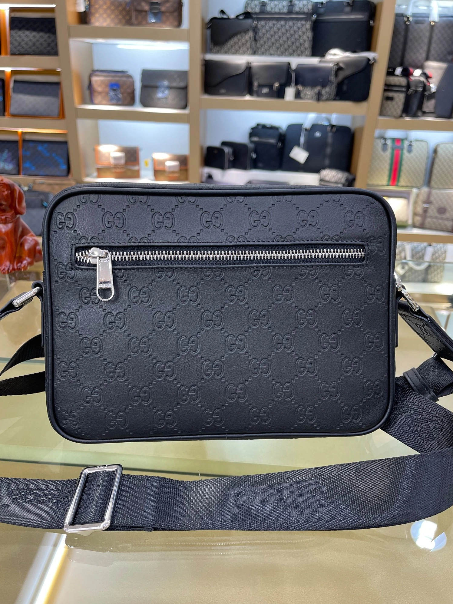 Unique 832 Gucci AAA Man Messenger Bags