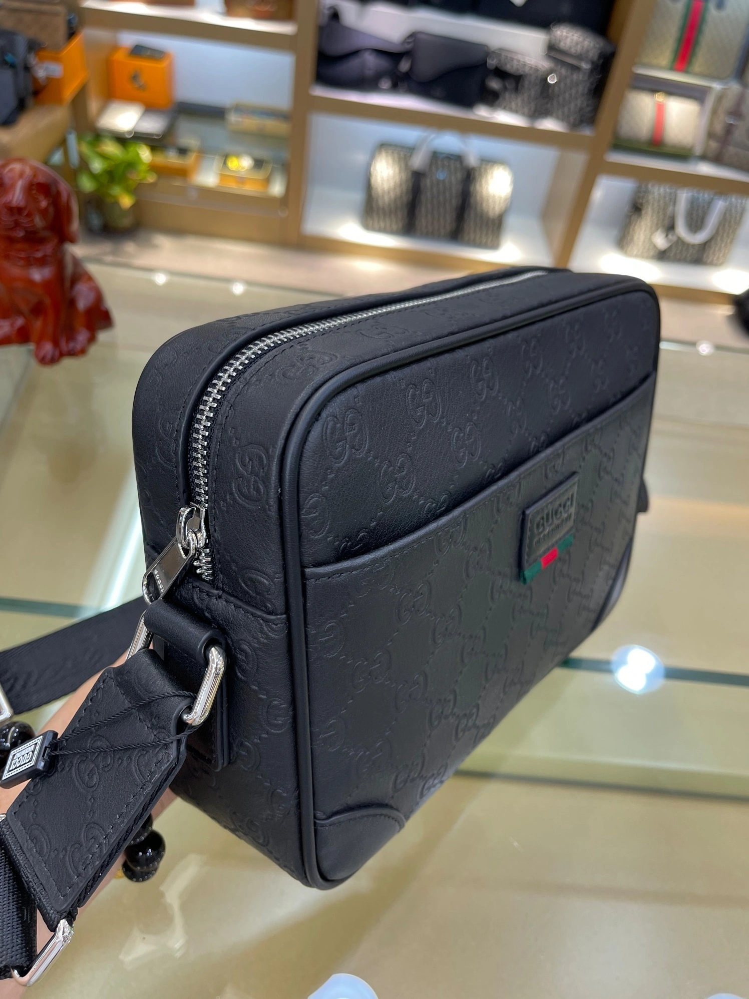 Unique 832 Gucci AAA Man Messenger Bags