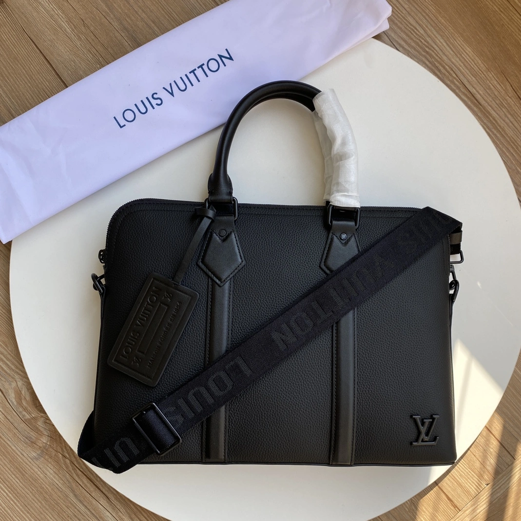 Unique 8424 Louis Vuitton AAA Man Handbags